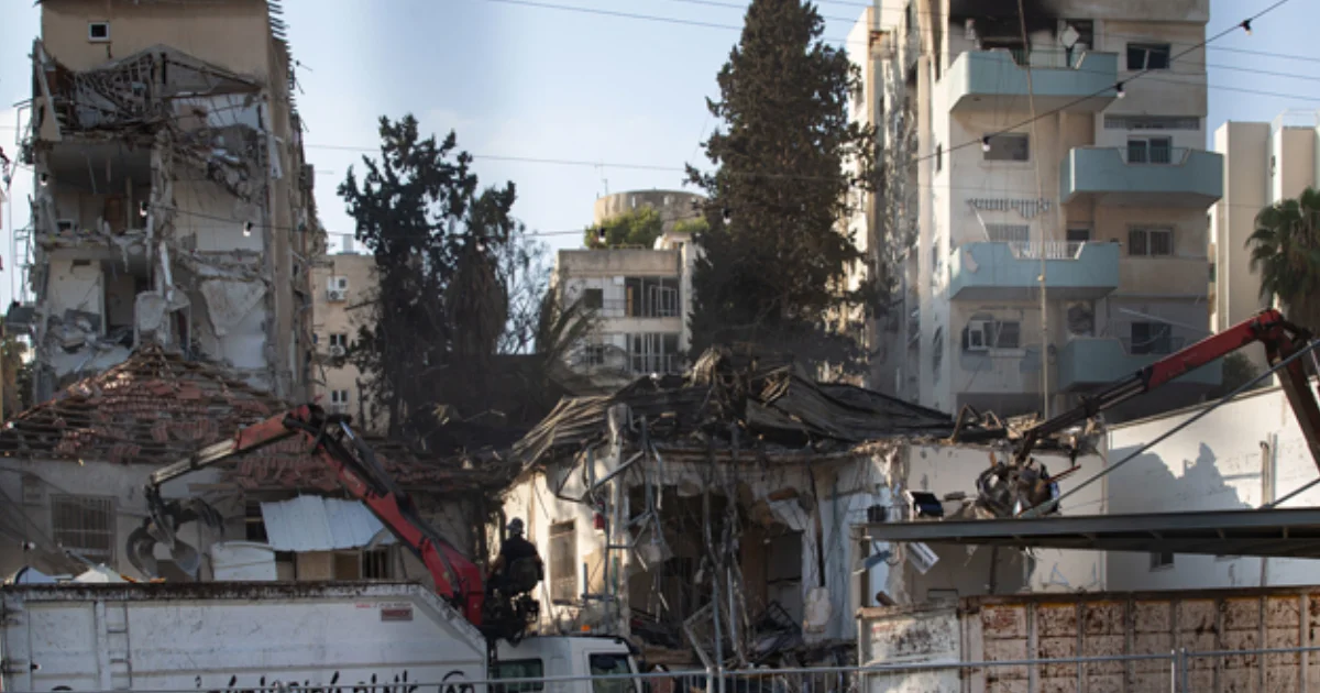 Deja muertos explosión en fábrica en el centro de Irán