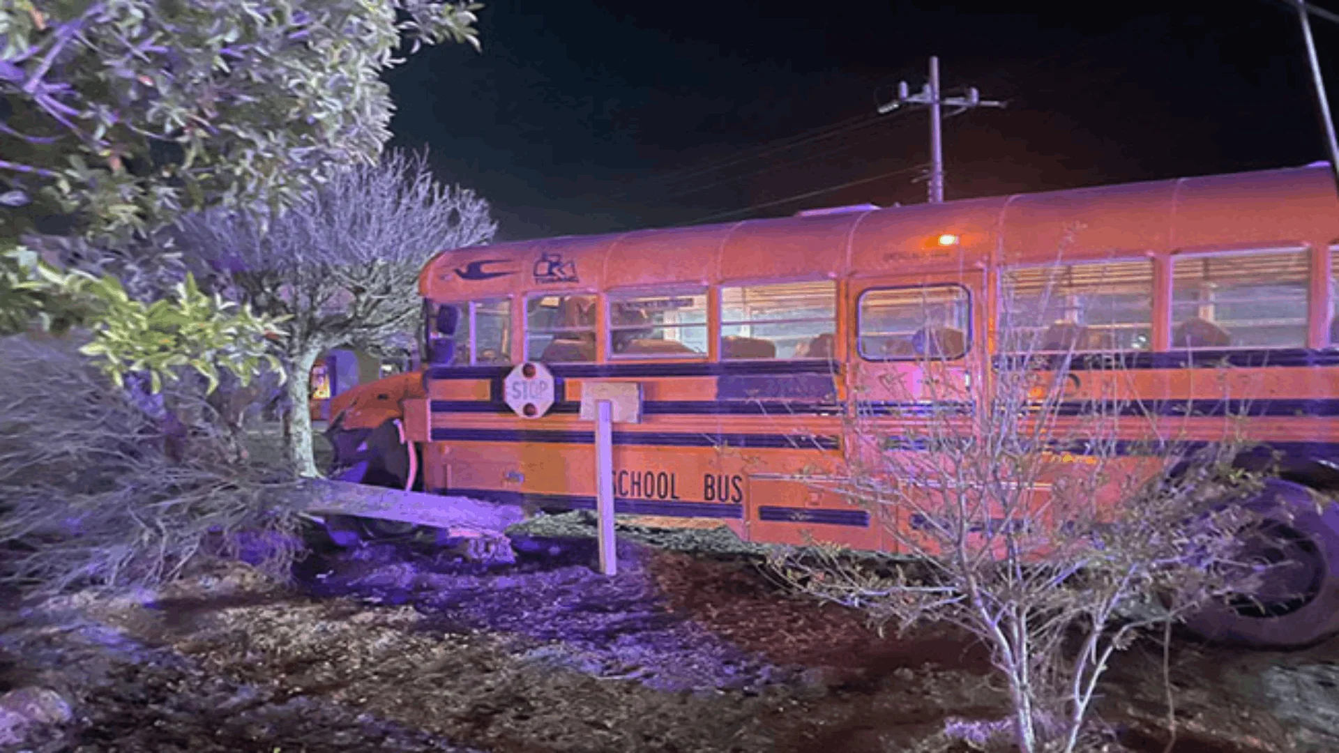 Se accidenta contra arco de bienvenida en Morelos