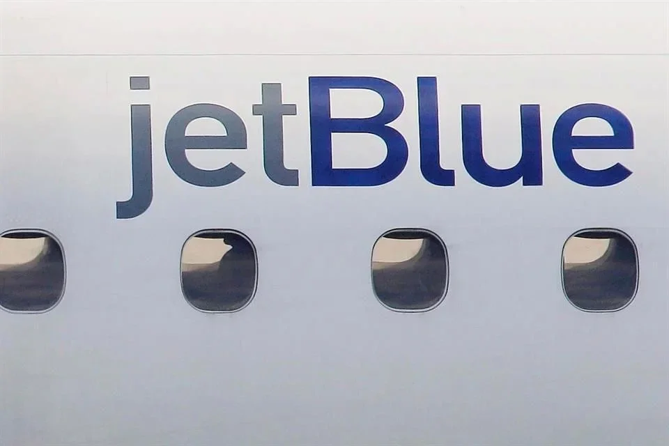 Estuvo piloto a punto de chocar con avión militar de EU