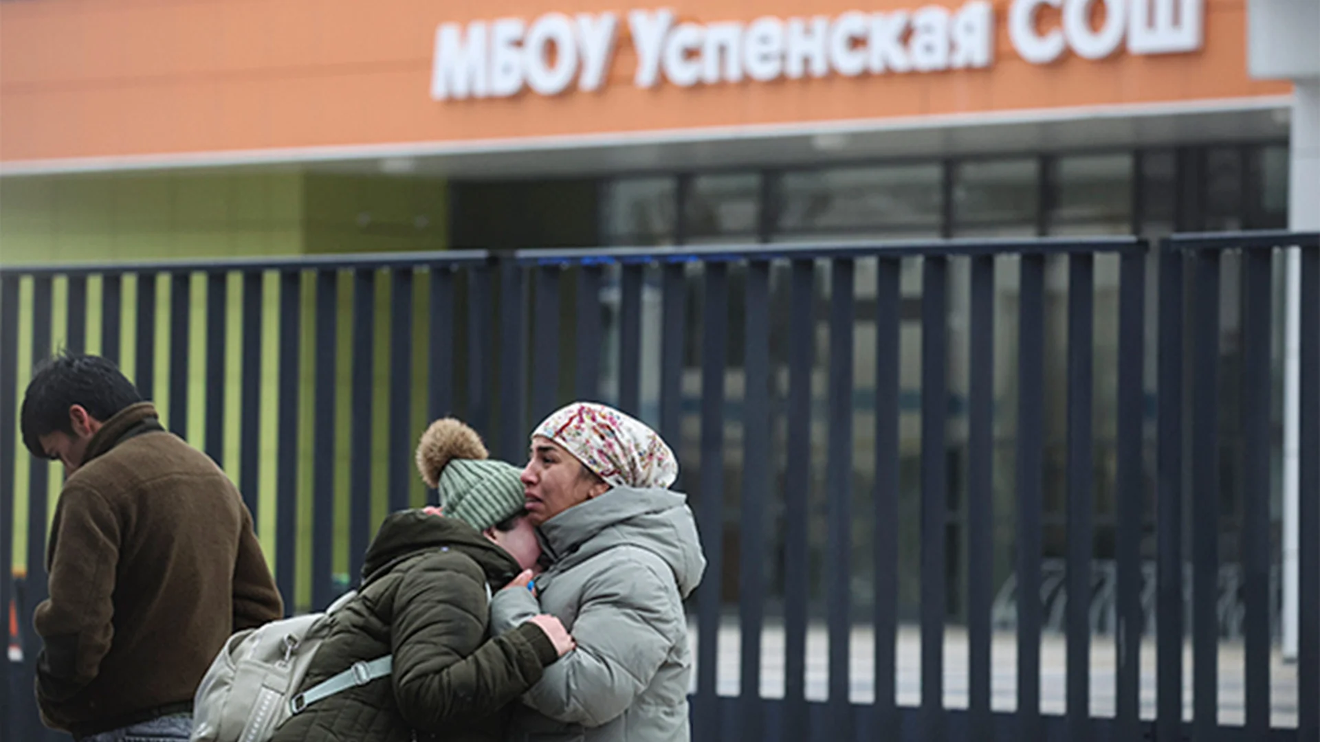 ‘Ninguna vida importa’: Adolescente ataca a niños en una escuela en Rusia y fulmina a uno; se burla del hecho