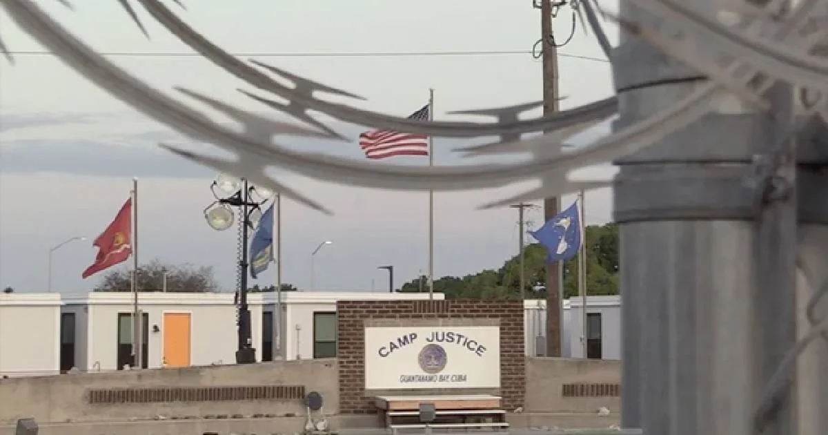 Muchos de los migrantes enviados a Guantánamo son venezolanos que el Gobierno de Trump vinculó con la banda del Tren de Aragua.