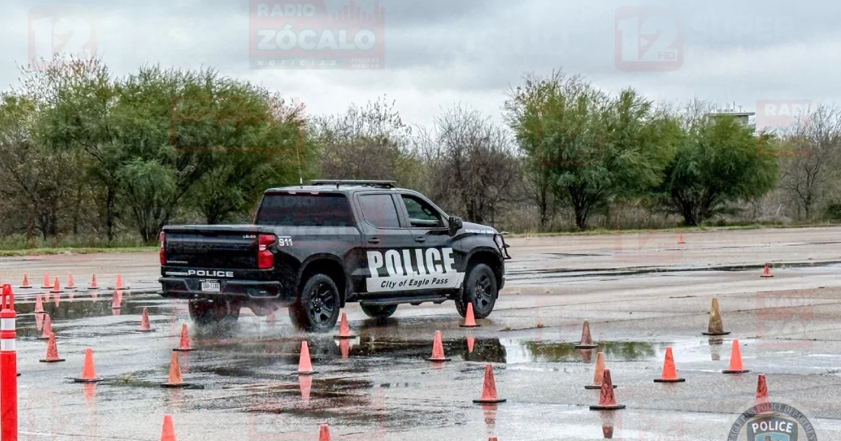 Policía de Eagle Pass capacita a sus elementos en manejo de vehículos de emergencia