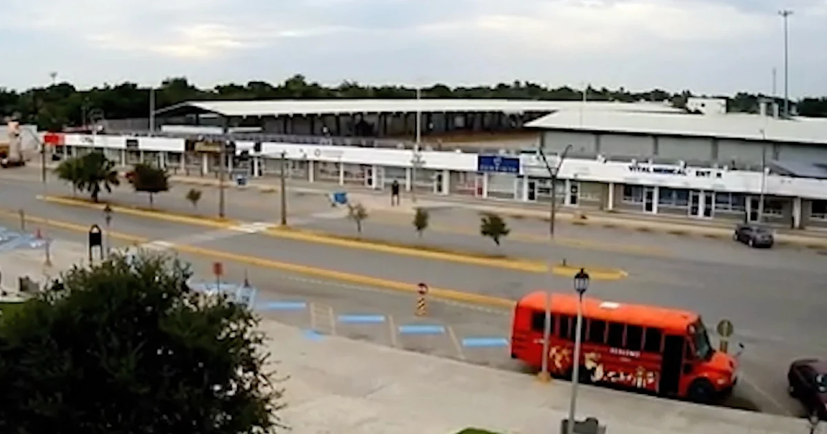 Ayuntamiento de Piedras Negras procede legalmente contra negocios morosos en Plaza de las Culturas por deuda millonaria en rentas.