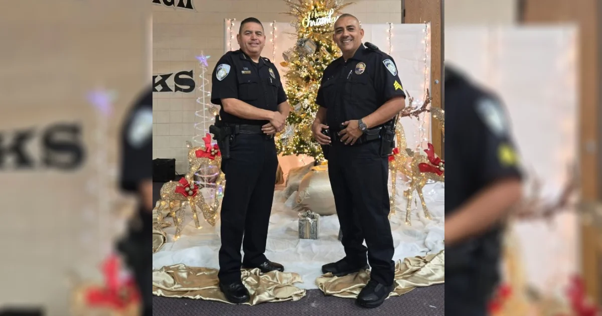 Oficial Alberto de la Torre se retira tras 31 años de servicio