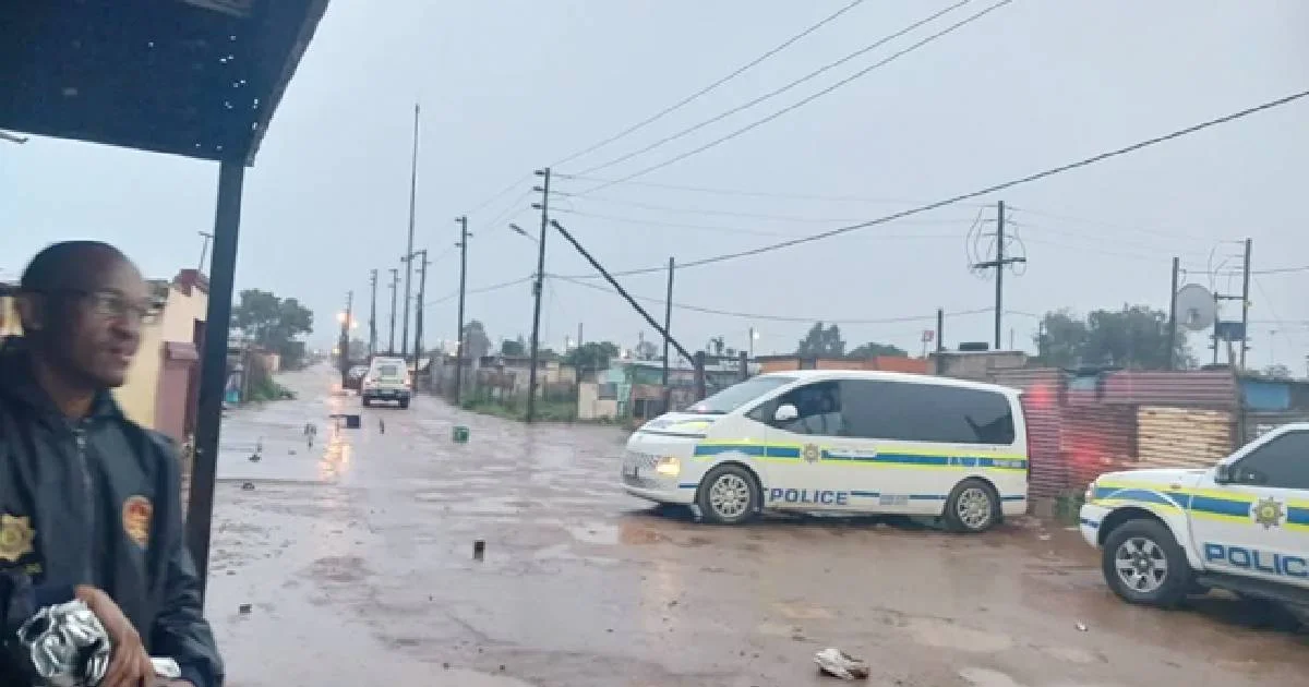 Al menos nueve muertos y diez heridos en un tiroteo a un bar de Sudáfrica