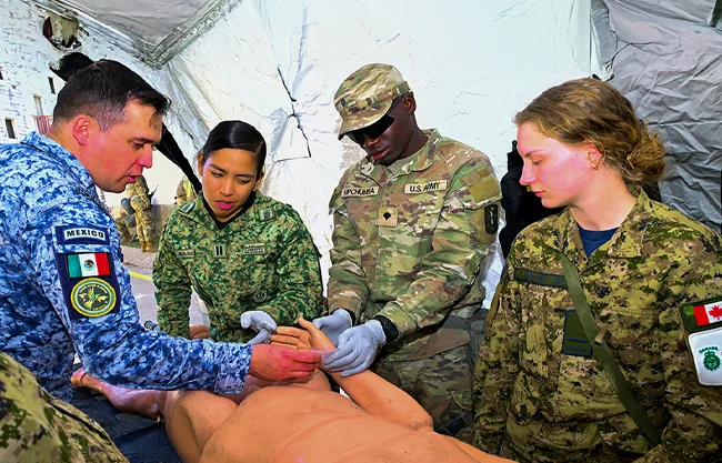 Rumbo a Mundial de Futbol 2026, representantes de ejércitos de México, EU y Canadá participaron en ejercicio para robustecer cooperación.