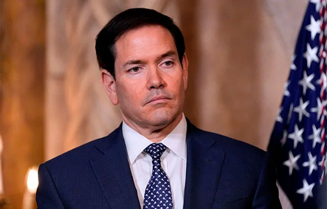 El secretario advirtió que Washington no tolerará lo que considera ataques externos contra el derecho a la libre expresión de empresas y usuarios