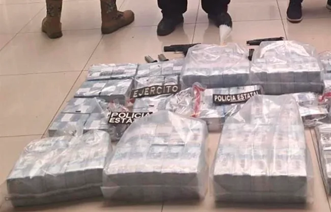 De acuerdo con fuentes cercanas a la investigación, el representante señaló que el dinero formaría parte de un traslado de valores