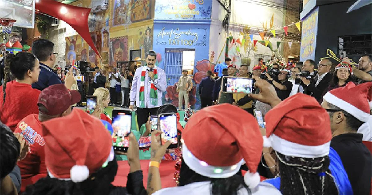 Maduro encabezó una cena navideña en Caracas, donde afirmó que ‘el imperialismo no puede’ con Venezuela, en alusión a la presión de EU