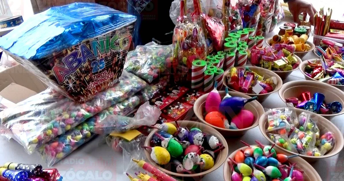 Piedras Negras autoriza solo dos permisos para venta de pirotecnia no explosiva, con cerca de 40 puestos regulados por el municipio para evitar riesgos.