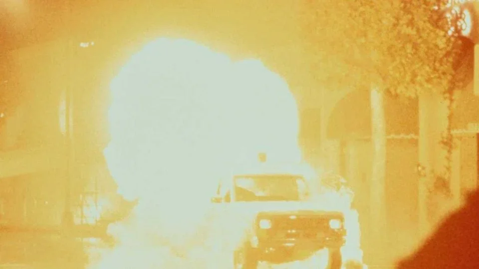 Explota pipa que transportaba gasolina en Italia; no se reportan heridos ni fallecidos