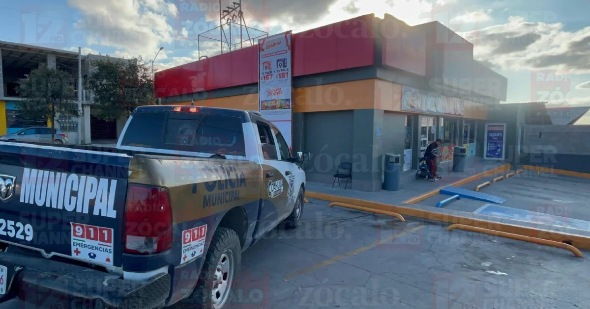 Ebrio golpea a hombre discapacitado acusándolo de fingir para pedir dinero