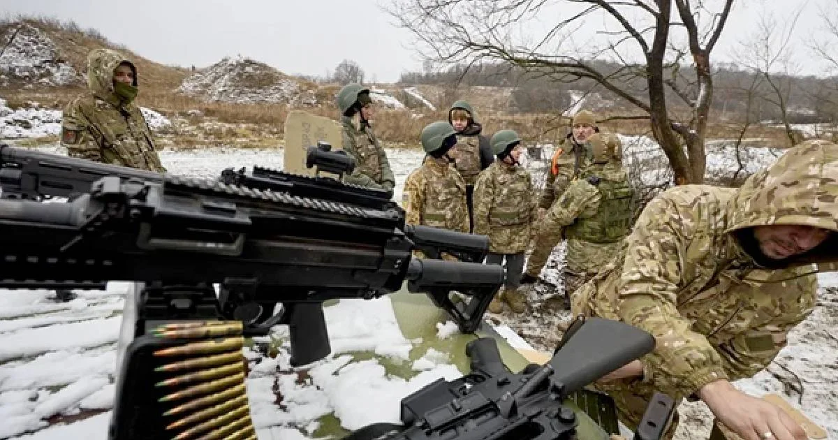 Reconocer zonas bajo control ruso, ingreso a la UE y una elección posguerra son puntos del acuerdo negociado con EU que se planteó a Putin