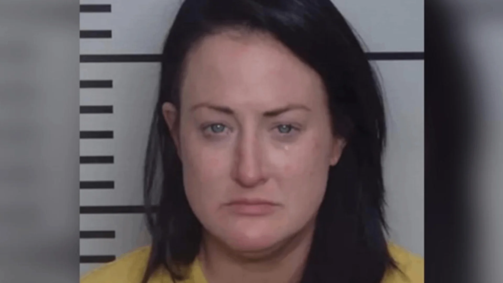 Maestra enfrenta cargos por chats eróticos con alumno de 10 años