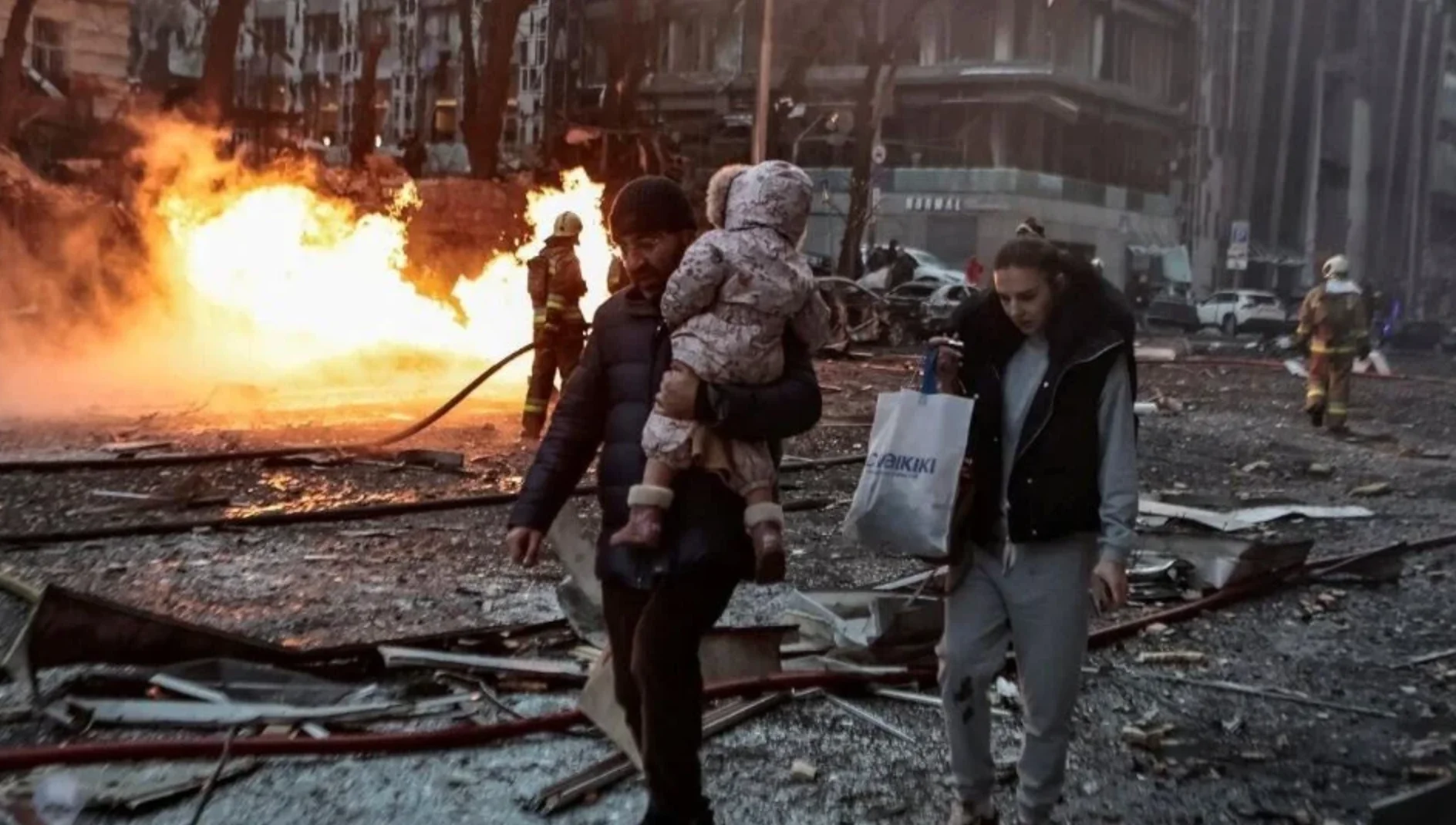 El bombardeo combinó el uso de 519 drones y 40 misiles dirigidos hacia diversos vecindarios de la capital de Ucrania.