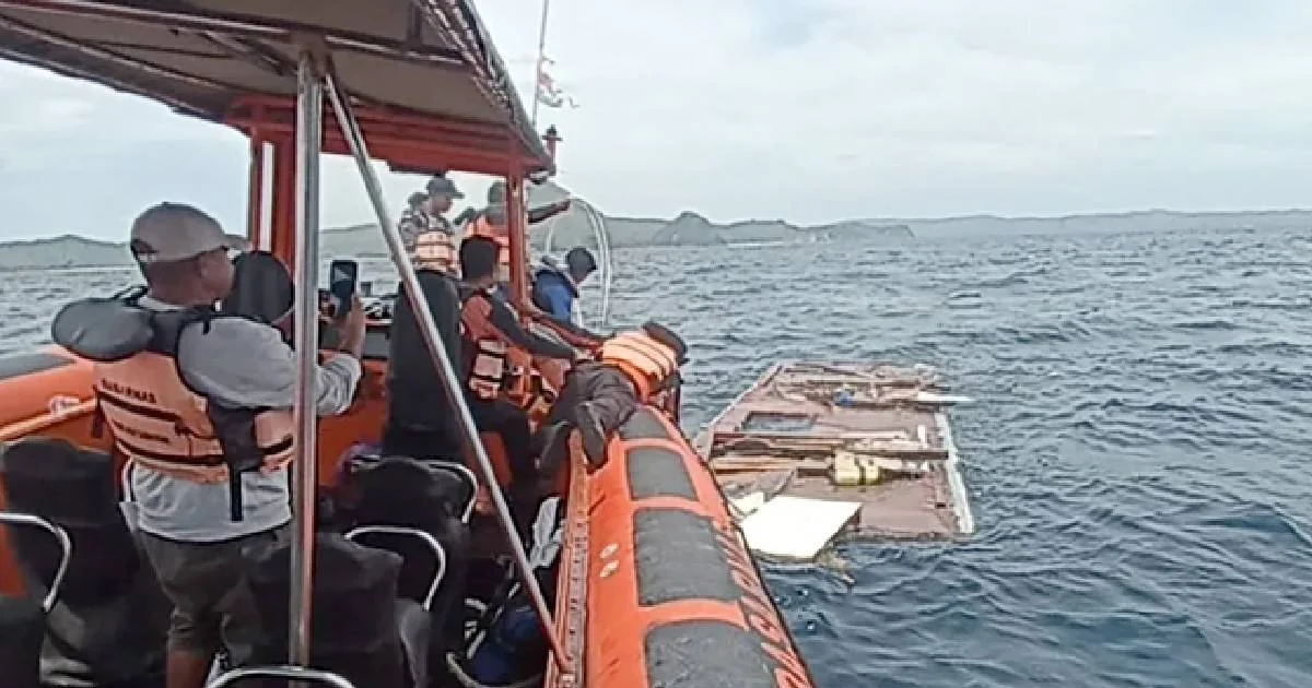 Indonesia amplía la búsqueda de un español y 3 de sus hijos desaparecidos tras un naufragio