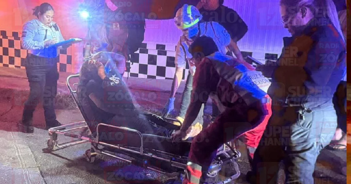 Mujer atropellada en colonia Acoros, conductor detenido tras el impacto.