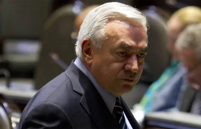 En los últimos años se encontraba alejado de la vida política y dedicado a actividades empresariales relacionadas con exportaciones.