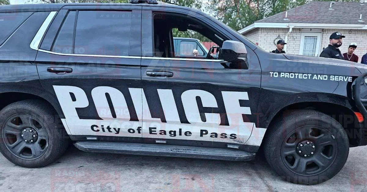 Mujer de 49 años resulta lesionada tras ser atropellada en un cruce de Eagle Pass; la conductora colaboró con las autoridades y el caso se catalogó como accidental.