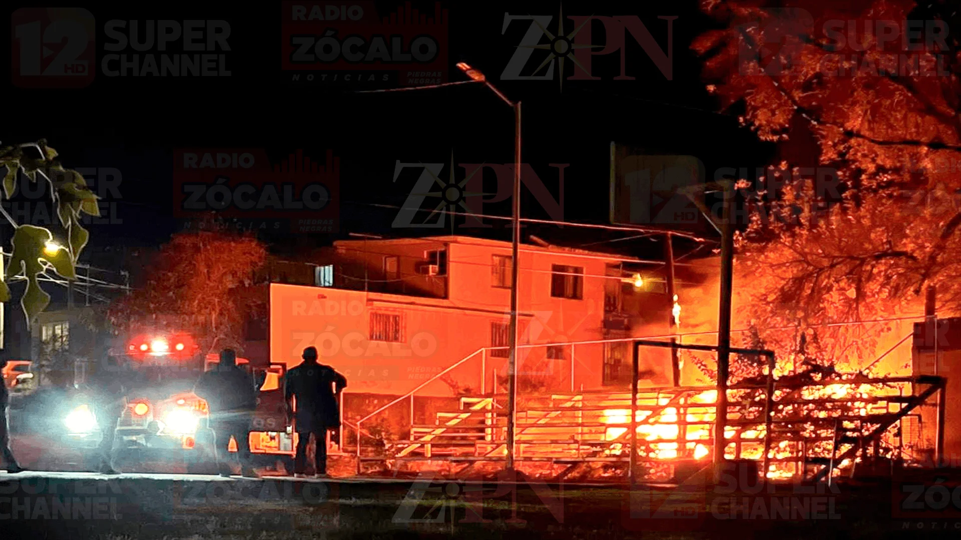 Se registró el incendio de dos vehículos sobre la calle Parras, en la colonia ISSSTE.