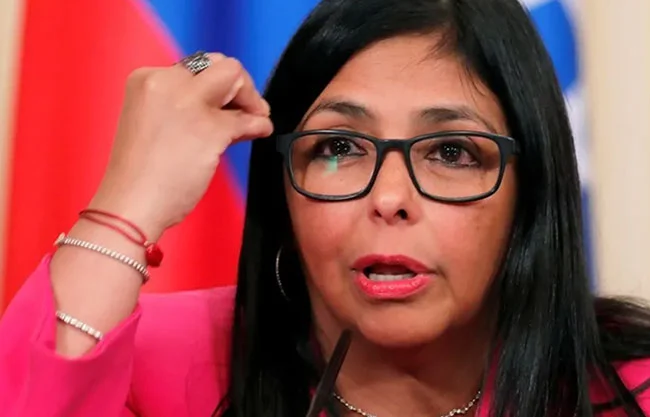 Trump asegura que Delcy Rodríguez está “cooperando” con EU