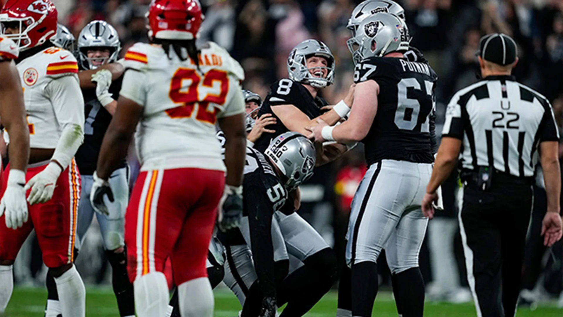 El triunfo de los Silver & Black se dio en una jornada sin touchdowns, pero con 8 goles de campo y un safety, algo nunca antes visto en la NFL.