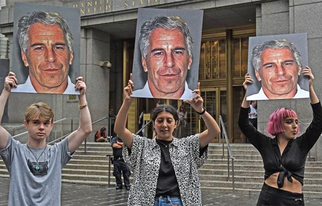 Hasta ahora se han publicado 12 mil 285 documentos que suman más de 125 mil páginas pero que representan menos de uno por ciento del total en revisión