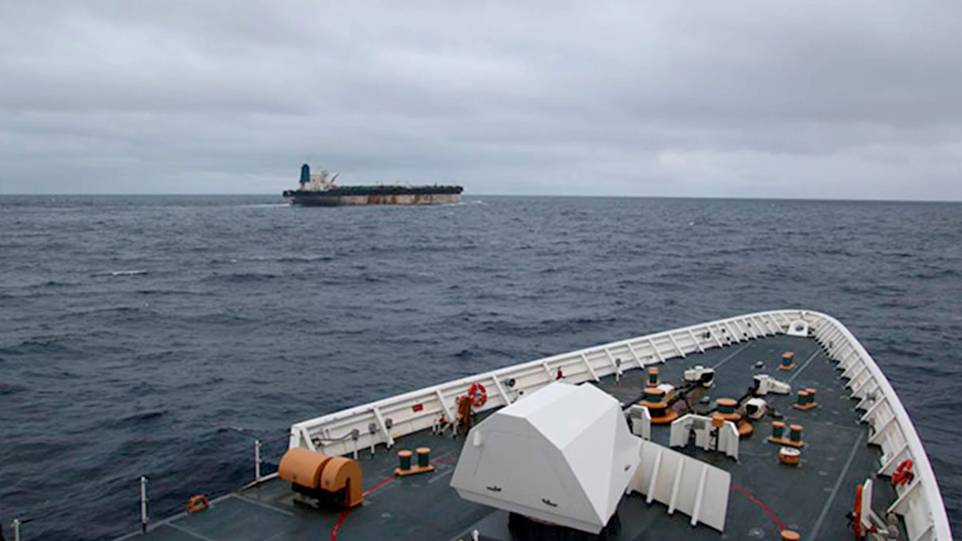 La Guardia Costera estadounidense abordó con éxito el tanquero 'Marinera', antes conocido como 'Bella 1'.