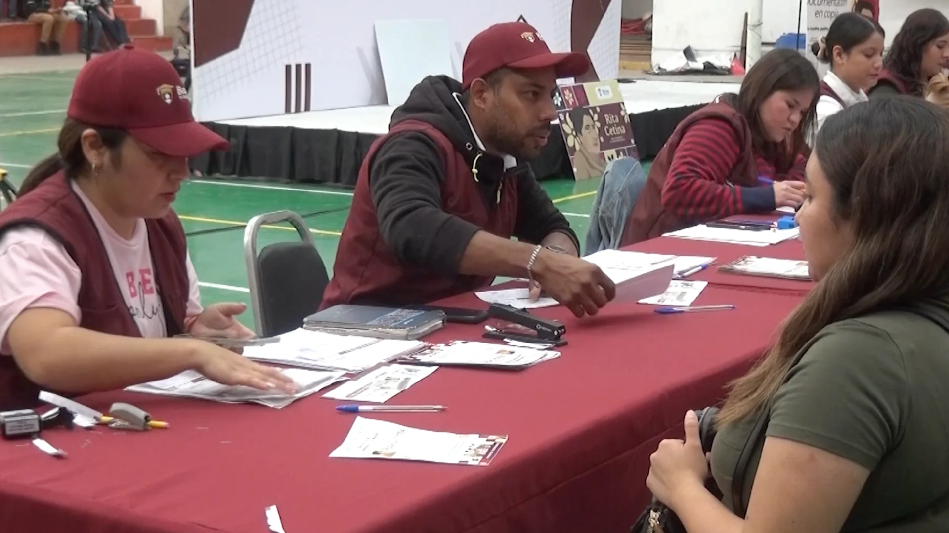 Al faltar un documento no se puede otorgar ese medio de pago a padres de los beneficiarios