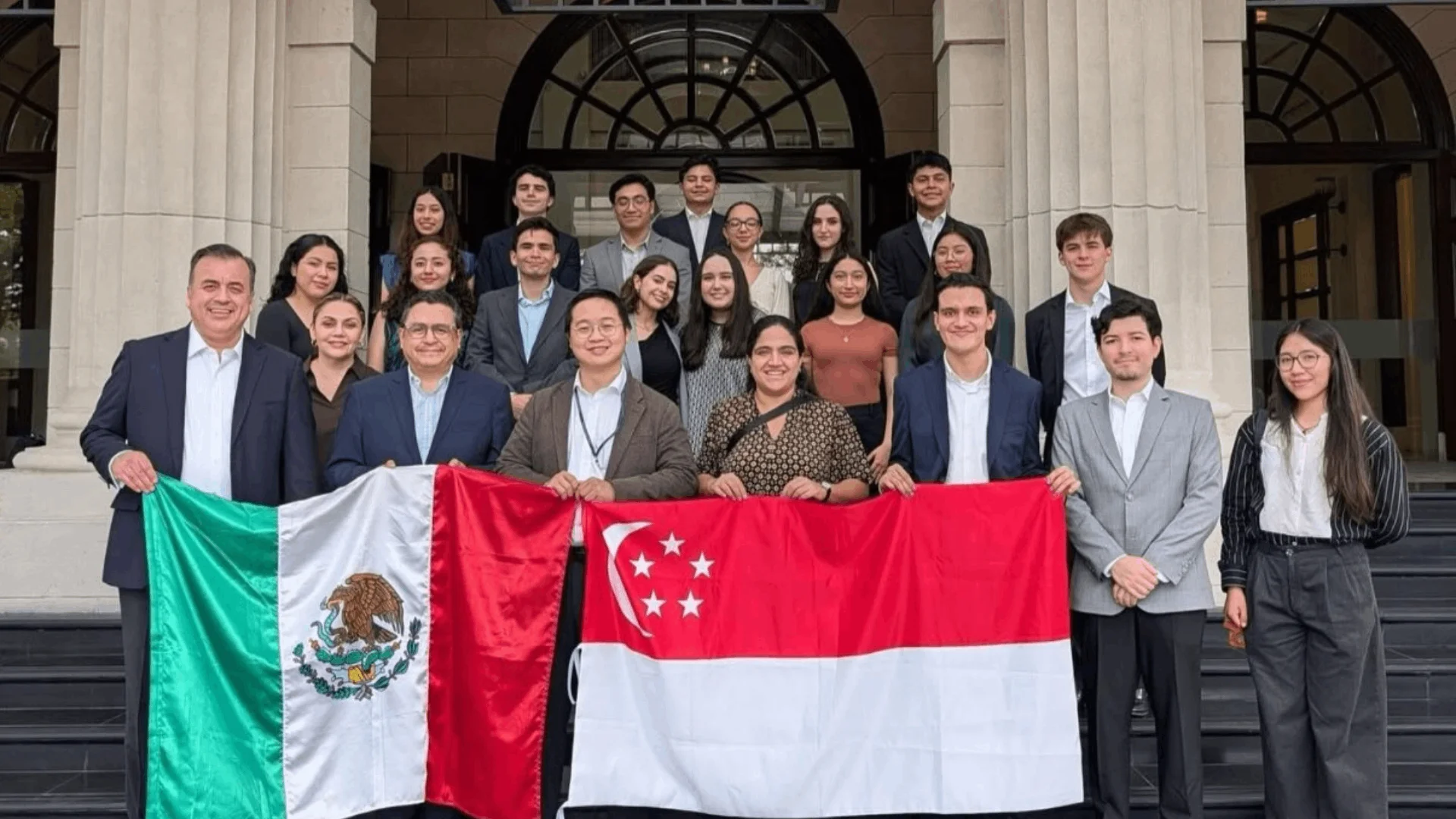 Otro de los puntos relevantes de la visita fue la proyección del talento juvenil de la región. A través del programa “Reto Port EPN”.