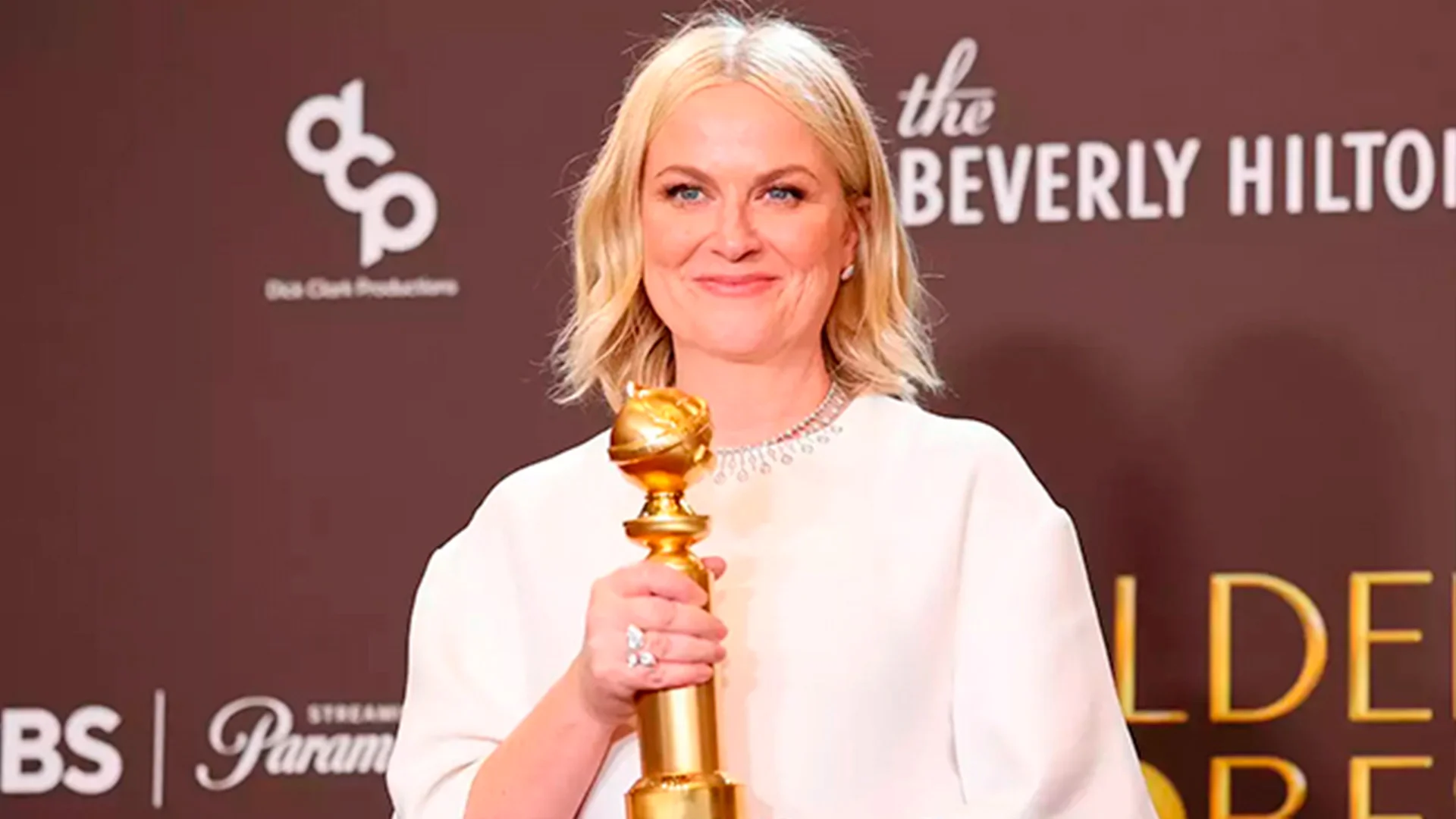'Good Hang with Amy Poehler' se convierte en el primer podcast en ganar un Golden Globe, marcando un momento histórico para el entretenimiento.