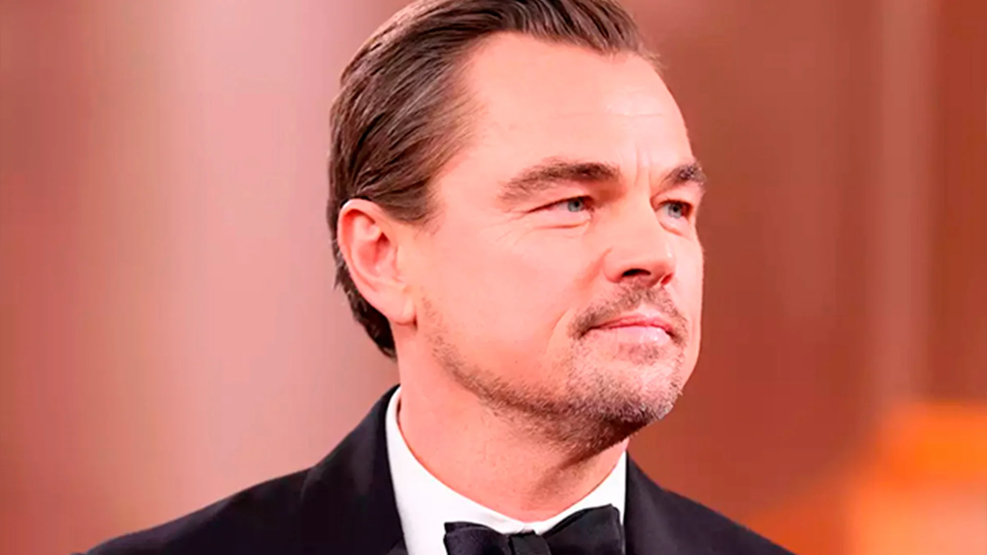 La broma de Nikki Glaser que incomodó a Leonardo DiCaprio sobre sus novias en los Golden Globes