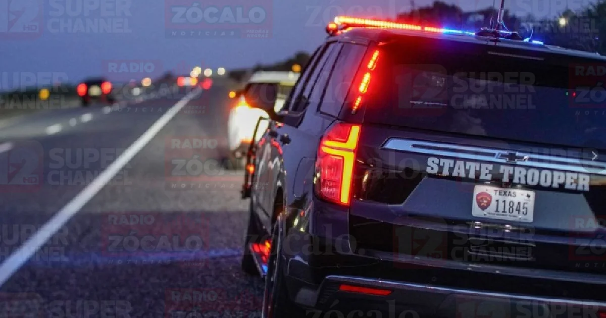 Familia vuelca en su auto en la carretera 57