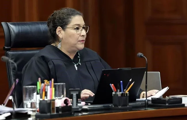 La ministra Batres propuso rechazar la posibilidad de que la actual Corte revise sentencias de la anterior integración del máximo tribunal