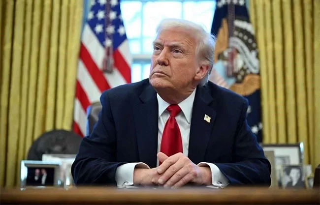 Trump advierte que si se anula aranceles causaría un “desastre financiero”