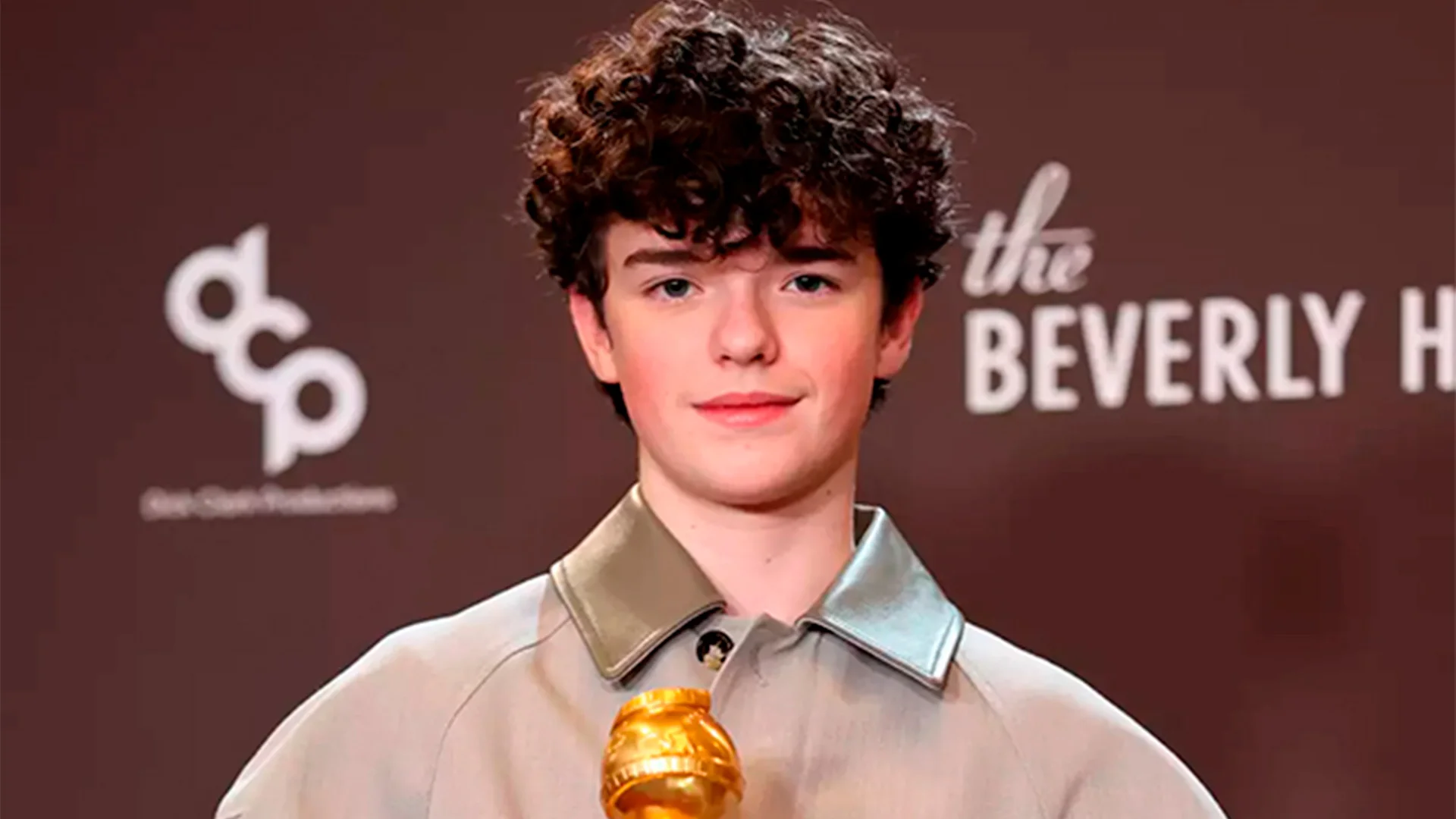 En todas las categorías a las que fue nominada, ‘Adolescencia’ resultó ganadora y se llevó a casa cuatro Globos de Oro.