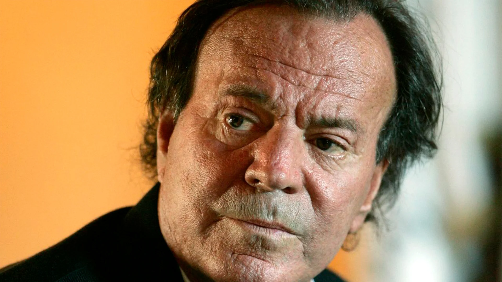 ‘Trabajamos en la casita del terror’: Dos exempleadas denuncian fuertes agresiones de Julio Iglesias