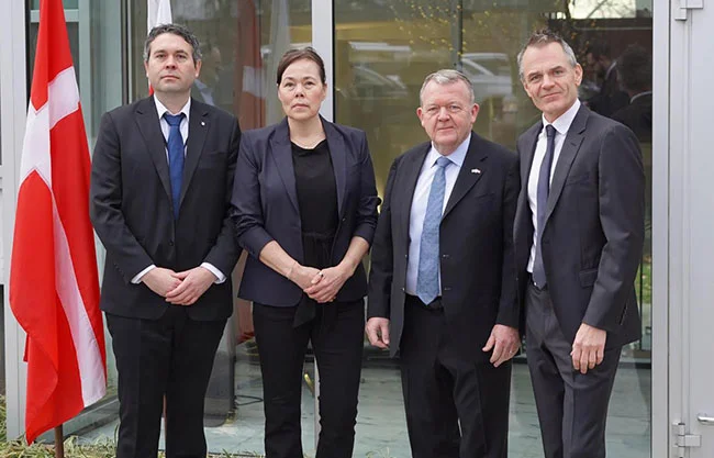 Han rechazado la posibilidad de que EU se haga con la isla  ya sea mediante una compra o por la fuerza militar