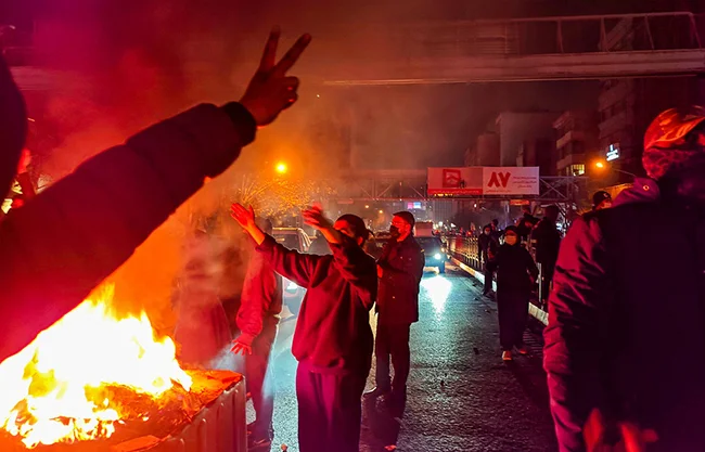 Según el ministro de Defensa, los organizadores de las protestas masivas asesinaban a sus propios agentes y a manifestantes