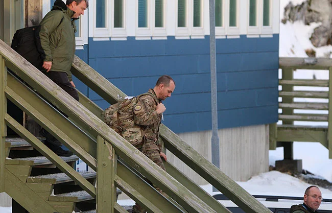 Minimiza EU envío de tropas a Groenlandia y mantiene objetivo de Trump sobre la isla