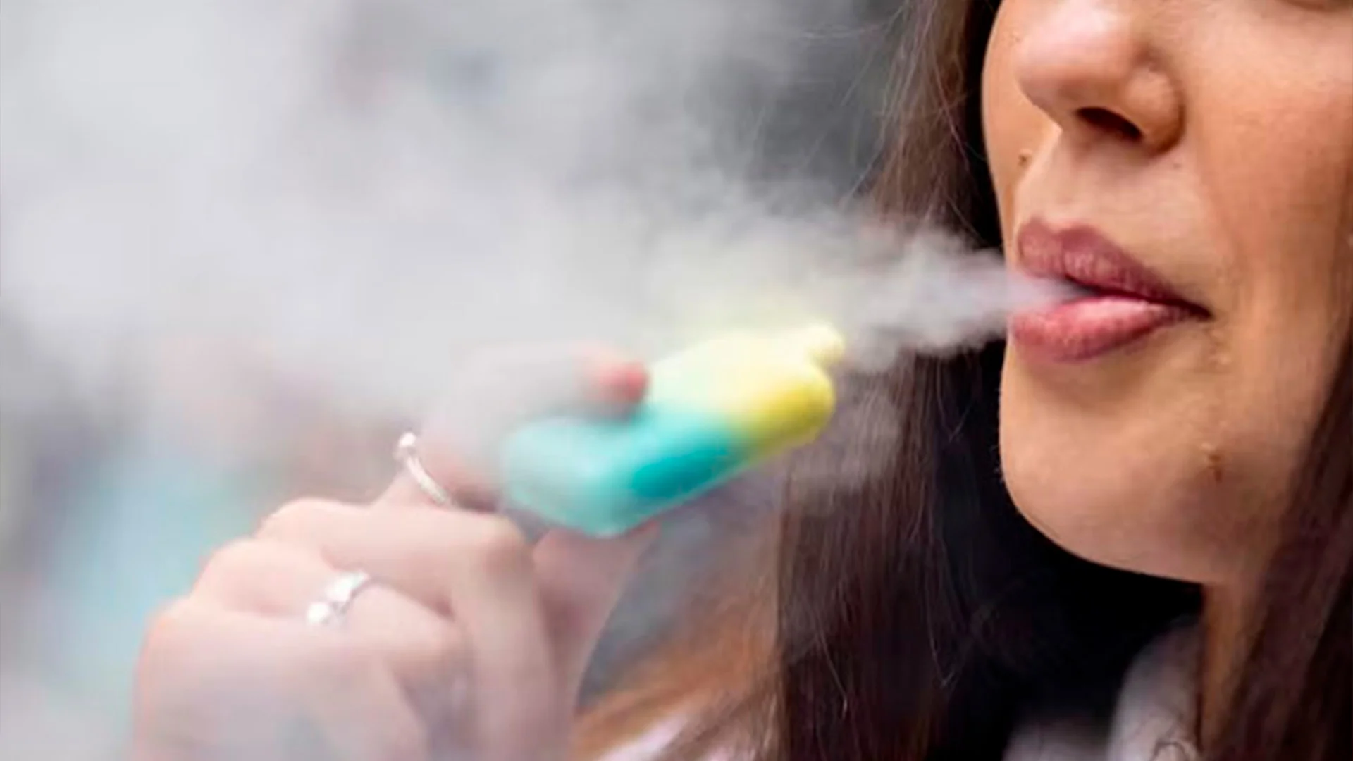 Entra en vigor prohibición de vapeadores y cigarros electrónicos