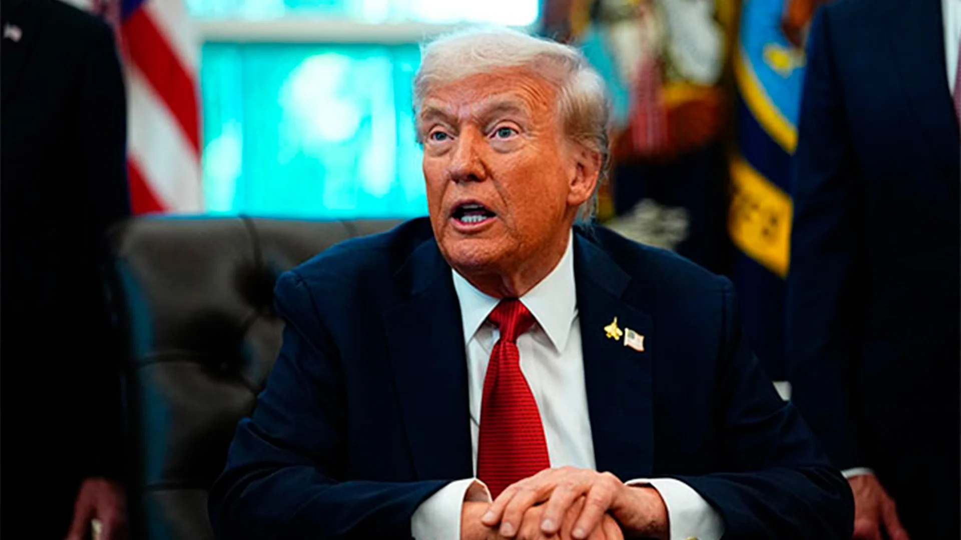 Trump sugiere que podría subir aranceles a países que no acepten sus planes en Groenlandia