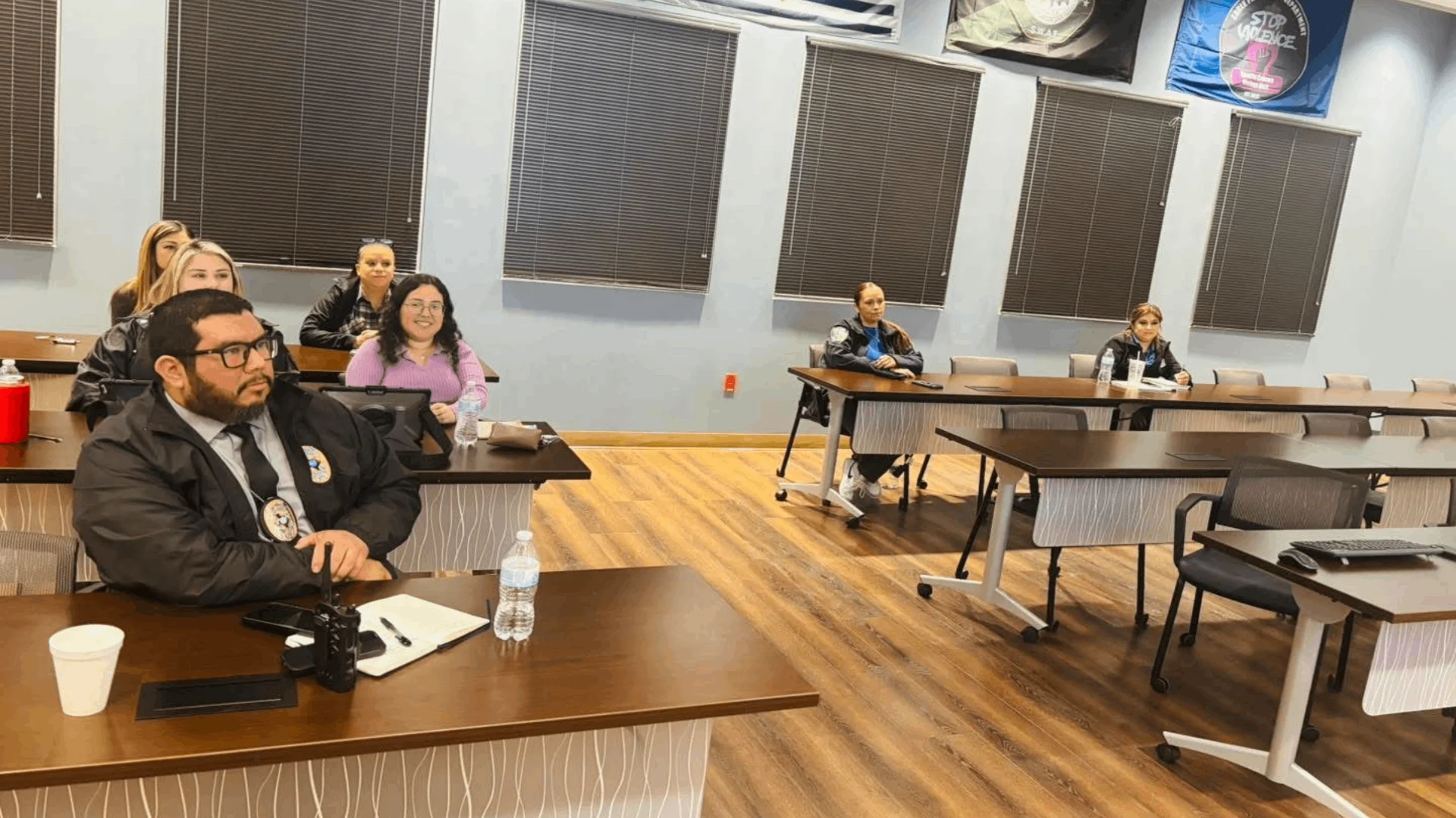 Agencias se reúnen para discutir apoyo a víctimas de delitos