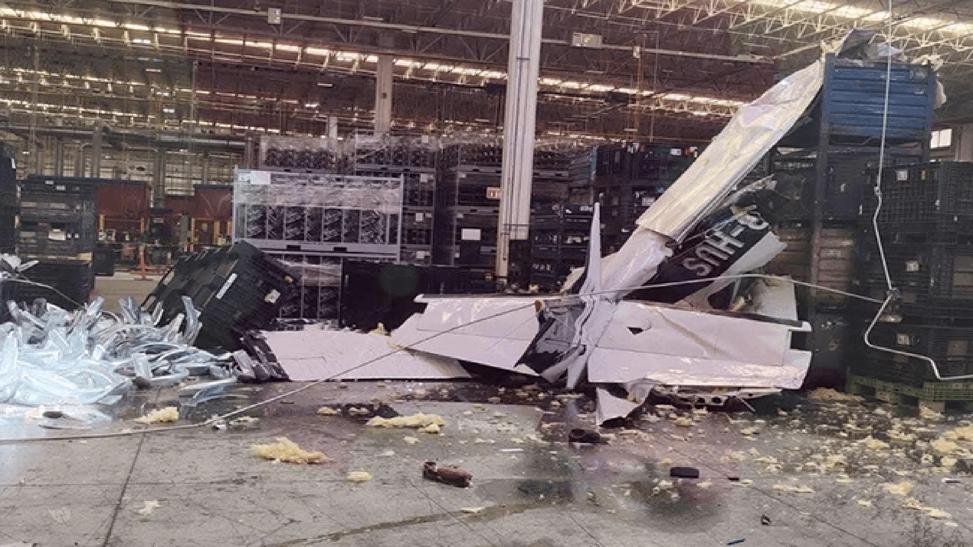 En el lugar se mantiene una fuerte movilización por parte de autoridades de los tres órdenes de gobierno.