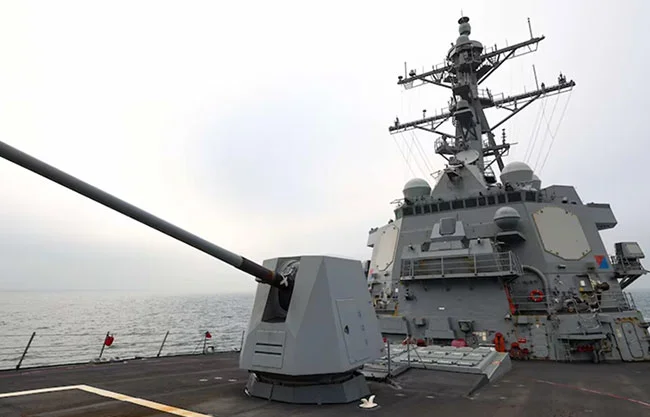 El destructor de misiles guiados USS VJohn Finn y el buque de investigación oceanográfica USNS Mary Sears navegaron del 16 al 17 de enero.