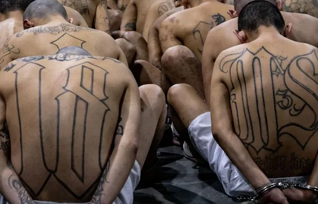 La orden del Ejecutivo es mantener el aislamiento de los líderes pandilleros, mientras se busca una resolución que garantice la vida de los custodios