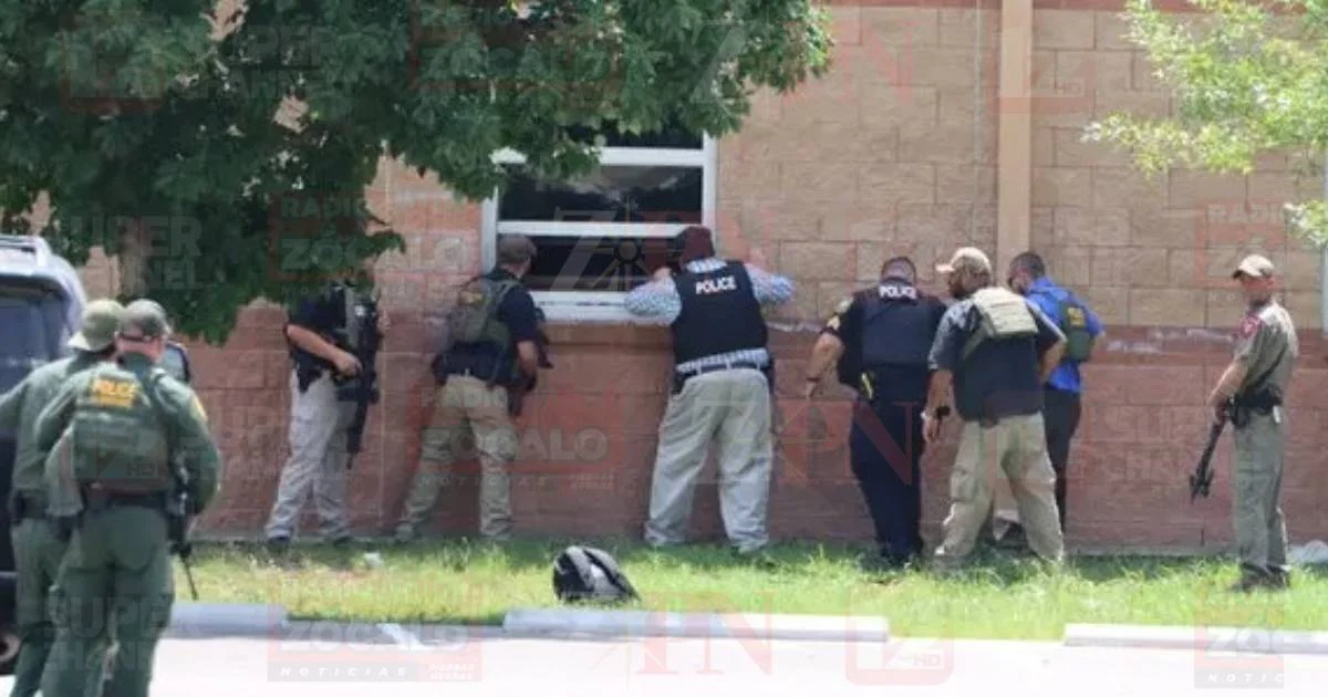 Es acusado de incumplir su deber como primer respondiente en el ataque donde murieron 19 estudiantes y dos maestras