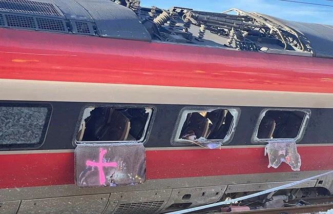 Desde primera hora de este lunes, las labores de búsqueda de desaparecidos se están centrando en los vagones siniestrados