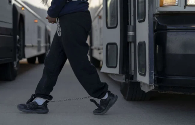 Un migrante muere en el mayor centro de detención de EU, el tercero en lo que va de año