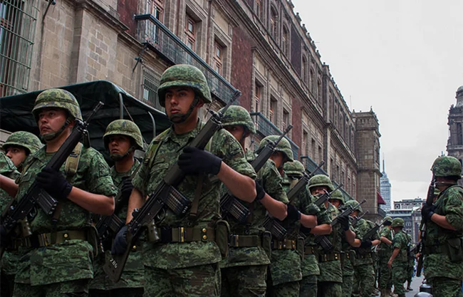 Un grupo de 40 soldados mexicanos comenzó una capacitación en Mississippi con armamento, como parte de un programa bilateral de operaciones especiales